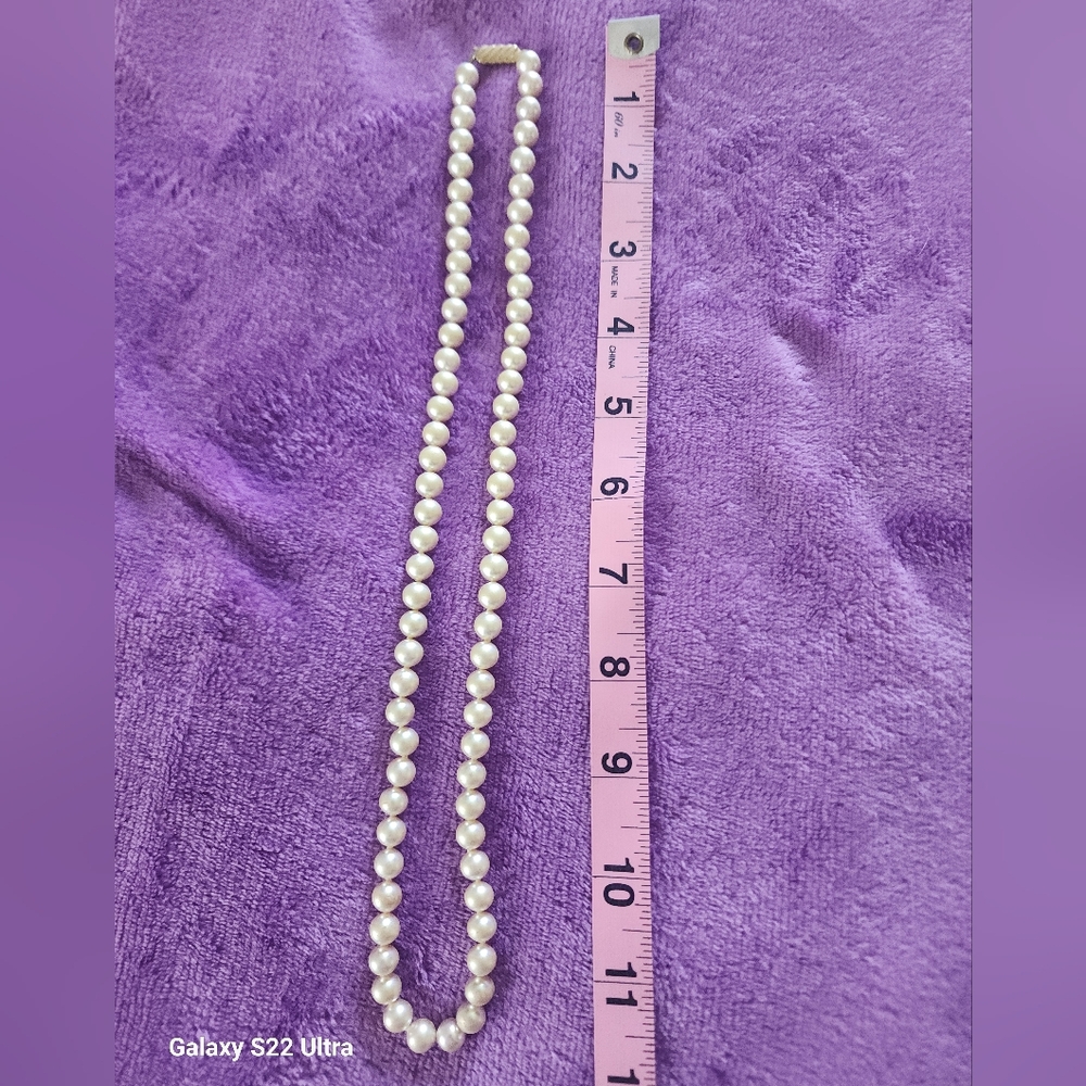 Elegant White Pearl Necklace